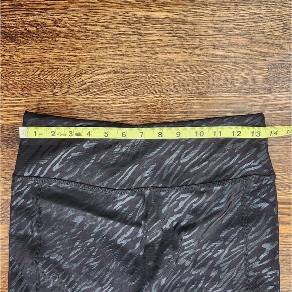 NWOT Zuda Foil Printed Athletic Leggings Zebra Stripe - Picture 8 of 10